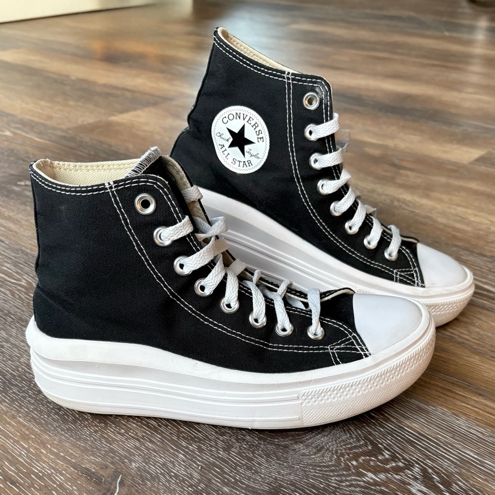 NWOT Converse Chuck Taylor All Star Move Platform Sneakers Size 8
